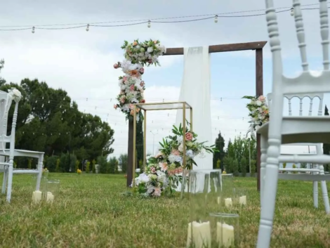 Denizli_Organizasyon_Firmasi_Kahverengi_Ahsap_Tag_Cicek_Suslemeli_Tul_Perdeli_Dugun_Nisan_Dogum_Gunu_Ozel_Gun_Organizasyon_Dekorasyon_Malzemeleri_1200x800